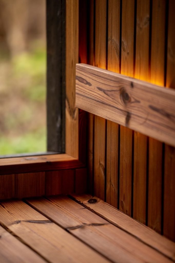 AC7Q0011_Large_NbGYxiG